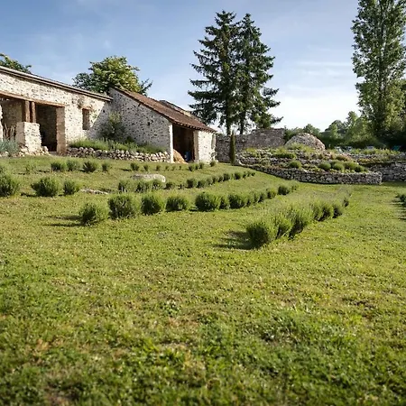 Les Bories En Champagne * Montlevon